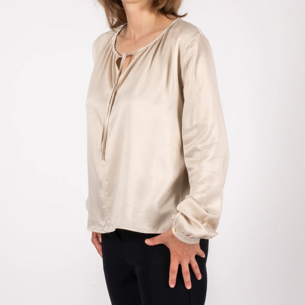 The easy top made of vegan silk - sand