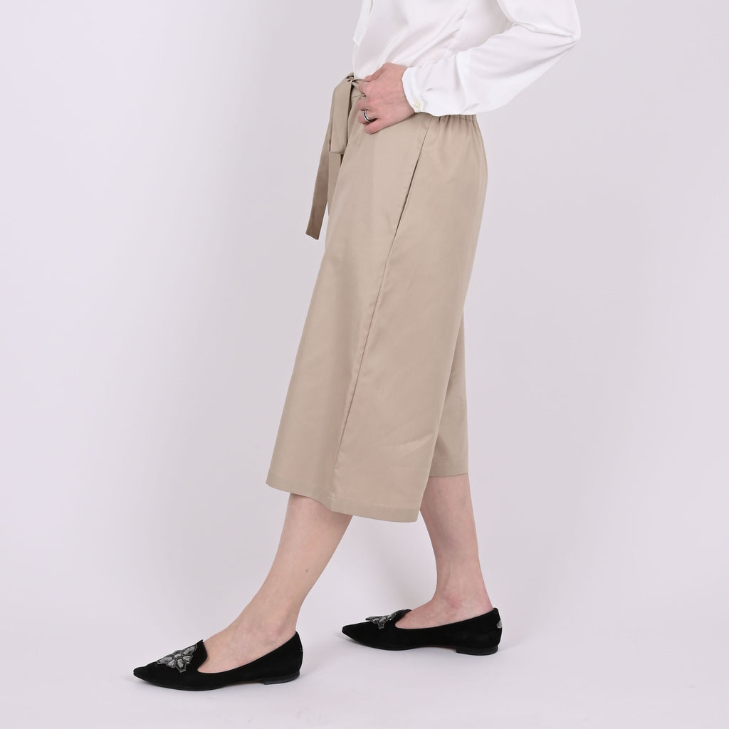 The light spring trousers beige
